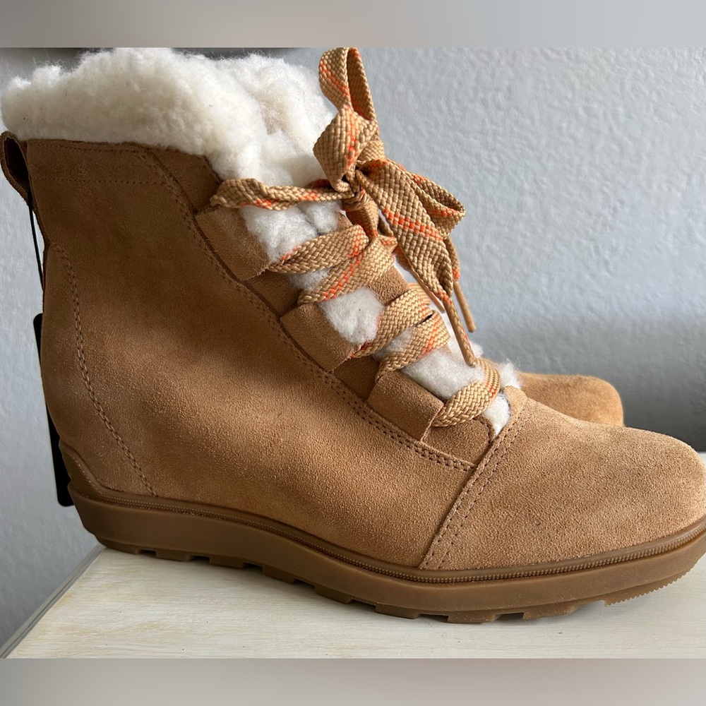 Sorel Evie II Cozy bootie, tan brown, off white Sherpa, Wedge, women’s 9. - Picture 2 of 10